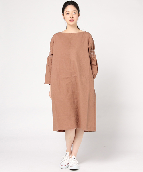 LBC（エルビーシー）の「袖ボリュームサックワンピース               （ワンピース・レディース・ピンク/グレー・LARGE/MEDIUM）」の12枚目の写真