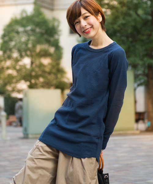 JEMORGAN（ジェーイーモーガン）の「JEMORGAN / サーマル ラグランスリーブ ラウンドカット ロング丈 クルーネック ロングTシャツ（Tシャツ/カットソー・レディース・ホワイト/ブラック/グレー/ナチュラル/カーキ/ネイビー/レッド・FREE）」の7枚目の写真