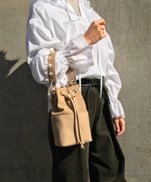SOLPRESA(ソルプレーサ)の「パールハンドルミニバッグ(ショルダーバッグ・レディース・ブラック/ベージュ/レオパード・ONE SIZE)」の12枚目の写真