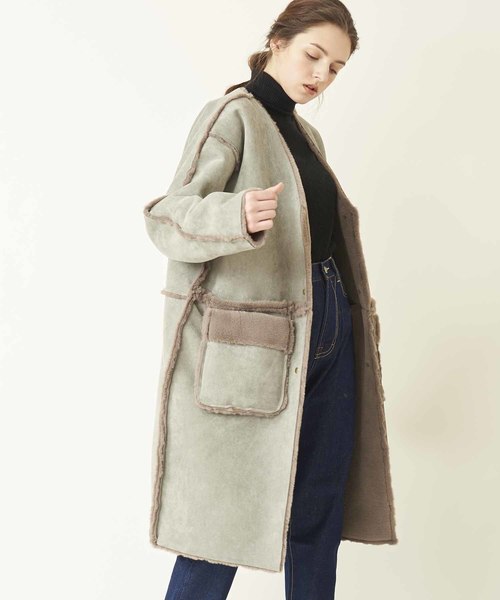 Kelen（ケレン）の「「KELEN / ケレン」Vネックエコムートンリバーシブルコート"Lucia"（ダウンジャケット/コート・レディース・キャメル/ライトベージュ/グレー・S/M）」の8枚目の写真