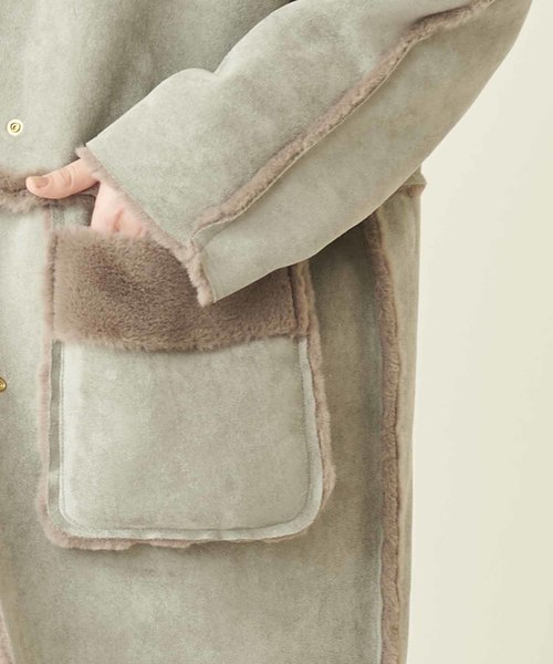 Kelen（ケレン）の「「KELEN / ケレン」Vネックエコムートンリバーシブルコート"Lucia"（ダウンジャケット/コート・レディース・キャメル/ライトベージュ/グレー・S/M）」の16枚目の写真