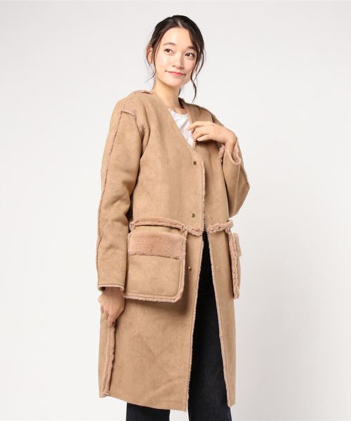 Kelen（ケレン）の「「KELEN / ケレン」Vネックエコムートンリバーシブルコート"Lucia"（ダウンジャケット/コート・レディース・キャメル/ライトベージュ/グレー・S/M）」の21枚目の写真