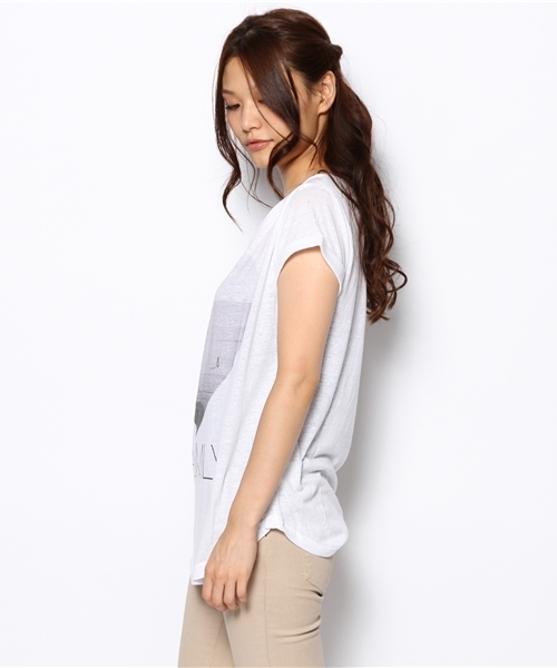laule'a sunny side store(ラウレアサニーサイドストア)の「モノクロCALMLYハートTee(Tシャツ/カットソー・レディース・ホワイト・FREE)」の3枚目の写真