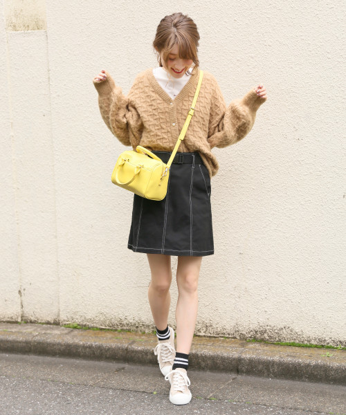 Heather(ヘザー)の「ベルトツキステッチミニスカート 823153(スカート・レディース・ブラック/ホワイト/ネイビー・SMALL/MEDIUM)」の4枚目の写真
