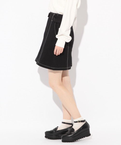 Heather(ヘザー)の「ベルトツキステッチミニスカート 823153(スカート・レディース・ブラック/ホワイト/ネイビー・SMALL/MEDIUM)」の6枚目の写真