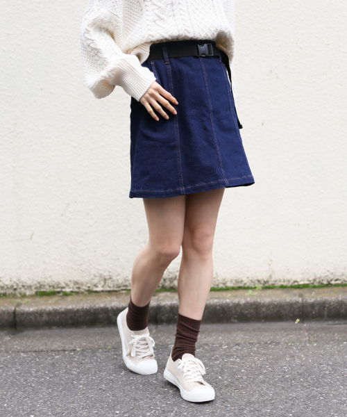 Heather(ヘザー)の「ベルトツキステッチミニスカート 823153(スカート・レディース・ブラック/ホワイト/ネイビー・SMALL/MEDIUM)」の1枚目の写真