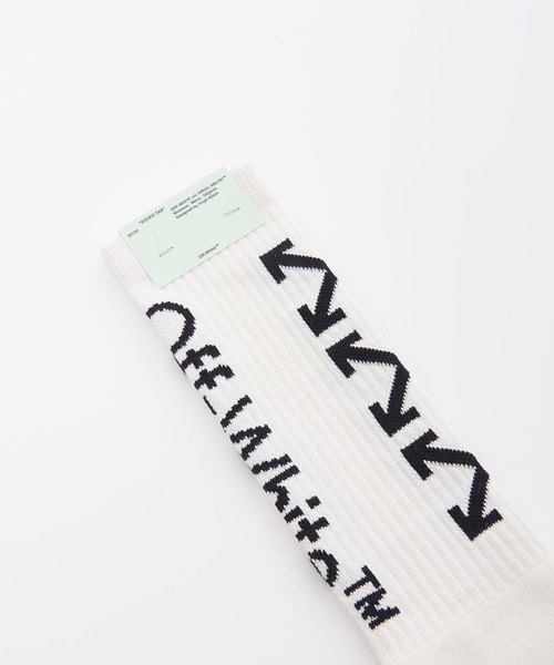 off white(オフホワイト)の「OFF-WHITE “ARROWS”ソックス(ソックス/靴下・メンズ・ホワイト・FREE)」の4枚目の写真