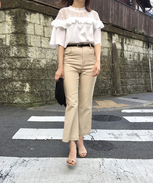 Culture Medium(カルチャーミディアム)の「ジョーゼットレイヤード風オフショル5分袖プルオーバー(Tシャツ/カットソー・レディース・ベージュ/ブラック/オフホワイト/サックスブルー・FREE)」の1枚目の写真