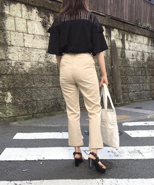 Culture Medium(カルチャーミディアム)の「ジョーゼットレイヤード風オフショル5分袖プルオーバー(Tシャツ/カットソー・レディース・ベージュ/ブラック/オフホワイト/サックスブルー・FREE)」の14枚目の写真