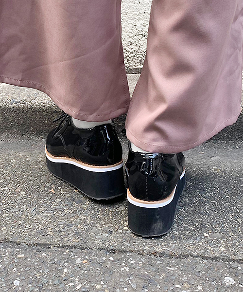 apres jour（アプレジュール）の「厚底レースアップシューズ【ZOZOTOWN限定アイテム】（パンプス・レディース・ブラック・SMALL/MEDIUM/LARGE/X-LARGE）」の2枚目の写真