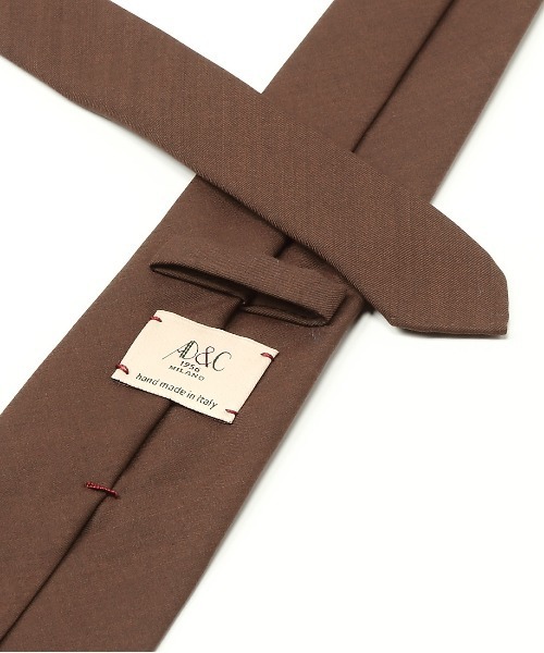 Cricket（クリケット）の「「AD&C」アーディ アンド シー HOLLAND&SHERRY製生地 無地 ネクタイ（ネクタイ・メンズ・グレー/ネイビー/キャメル・FREE）」の10枚目の写真