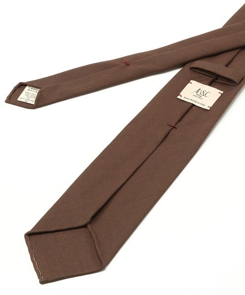 Cricket（クリケット）の「「AD&C」アーディ アンド シー HOLLAND&SHERRY製生地 無地 ネクタイ（ネクタイ・メンズ・グレー/ネイビー/キャメル・FREE）」の4枚目の写真