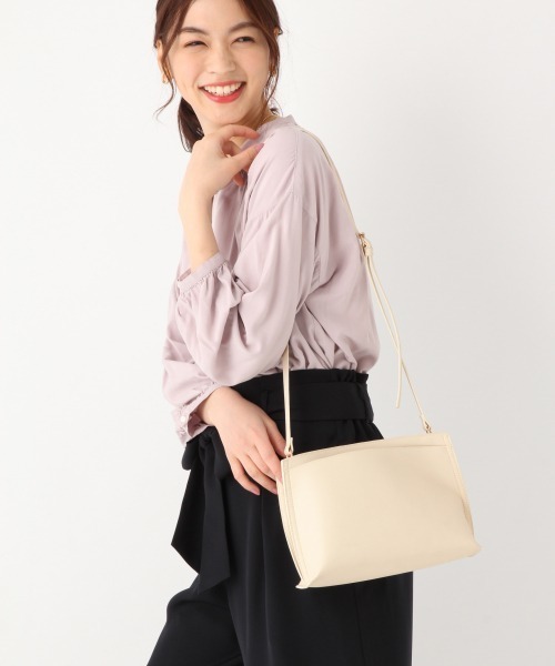 GLOBAL WORK（グローバルワーク）の「ラクカルショルダー/861860（ショルダーバッグ・レディース・ブラック/ライトグレー/オフホワイト/ライトベージュ・FREE）」の2枚目の写真