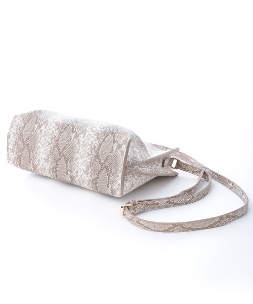 GLOBAL WORK（グローバルワーク）の「ラクカルショルダー/861860（ショルダーバッグ・レディース・ブラック/ライトグレー/オフホワイト/ライトベージュ・FREE）」の5枚目の写真