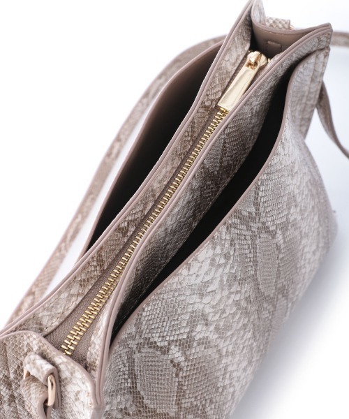 GLOBAL WORK（グローバルワーク）の「ラクカルショルダー/861860（ショルダーバッグ・レディース・ブラック/ライトグレー/オフホワイト/ライトベージュ・FREE）」の7枚目の写真