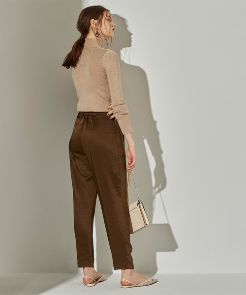 titivate(ティティベイト)の「ヴィンテージサテンテーパードパンツ(その他パンツ・レディース・ブラック/ベージュ/ブラウン/カーキ/ラベンダー・M)」の12枚目の写真