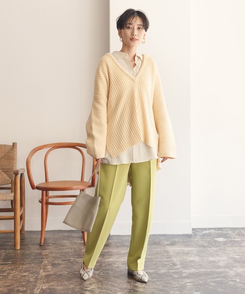 ADAM ET ROPE'（アダムエロペ）の「深Vネック片畦スリットプルオーバー（ニット/セーター・レディース・チャコールグレー/キナリ・FREE）」の19枚目の写真