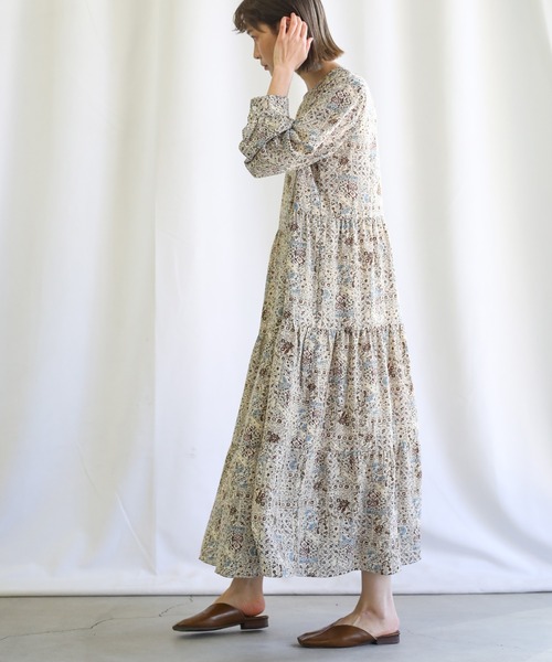select MOCA（セレクトモカ）の「2021 SS 小花柄レトロティアードワンピース（ワンピース・レディース・ホワイト/ブラウン・FREE）」の6枚目の写真