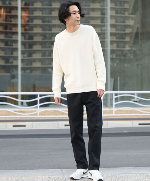 SHIPS（シップス）の「【WEB限定】SHIPS: 《洗えるニット》畦編み リラックスフィット クルーネック プルオーバー（ニット/セーター・メンズ・オフホワイト/チャコールグレー/カーキ/ネイビー/ロイヤルブルー/ラベンダー/イエロー/オレンジ・SMALL/MEDIUM/LARGE/X-LARGE/XX-LARGE）」の9枚目の写真