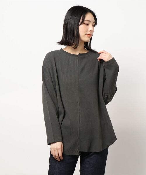 AMERICAN HOLIC（アメリカンホリック）の「編み違いカットプルオーバー　＊（Tシャツ/カットソー・レディース・チャコールグレー/アイボリー/ライトピンク・M/L）」の6枚目の写真