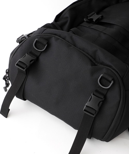 X-girl（エックスガール）の「定番｜MILLS LOGO ADVENTURE BACKPACK（バックパック/リュック・レディース・ブラック/レッド/イエロー/マルチ・ONE SIZE）」の16枚目の写真