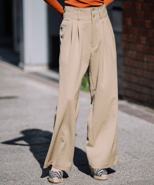 Munich(ミューニック)の「トリアセテートファイバーオックス タックワイドパンツ(その他パンツ・レディース・ベージュ/ブラック・S/M/XS)」の5枚目の写真