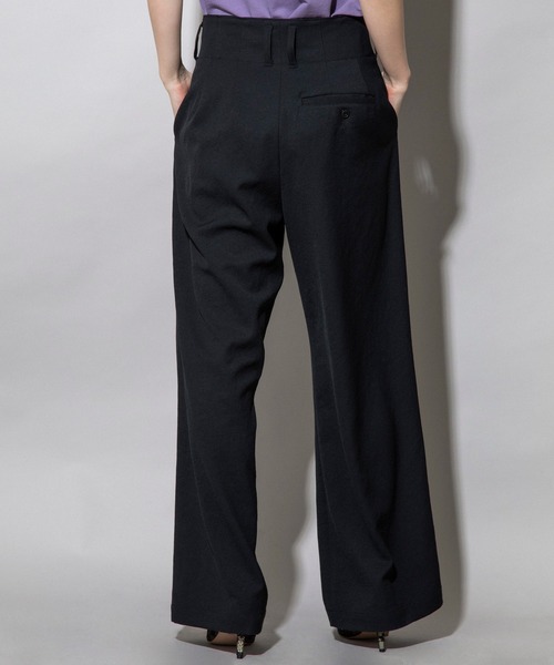 Munich(ミューニック)の「トリアセテートファイバーオックス タックワイドパンツ(その他パンツ・レディース・ベージュ/ブラック・S/M/XS)」の21枚目の写真