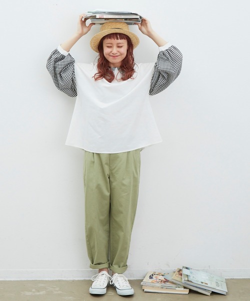 MERLOT(メルロー)の「ウォッシュドツイルテーパードパンツ(その他パンツ・レディース・ベージュ/パープル/ライトグリーン・FREE)」の1枚目の写真