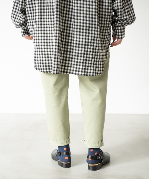 MERLOT(メルロー)の「ウォッシュドツイルテーパードパンツ(その他パンツ・レディース・ベージュ/パープル/ライトグリーン・FREE)」の21枚目の写真