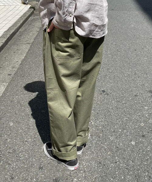 GLOSTER（グロスター）の「【unlume/アンルーム】NOAH PANTS ワイドテーパード タックパンツ（その他パンツ・メンズ・インディゴブルー/ホワイト/ブラック/グリーン・L/M）」の3枚目の写真