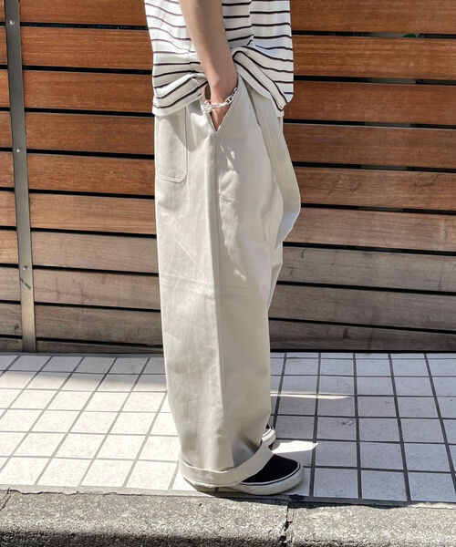 GLOSTER（グロスター）の「【unlume/アンルーム】NOAH PANTS ワイドテーパード タックパンツ（その他パンツ・メンズ・インディゴブルー/ホワイト/ブラック/グリーン・L/M）」の21枚目の写真
