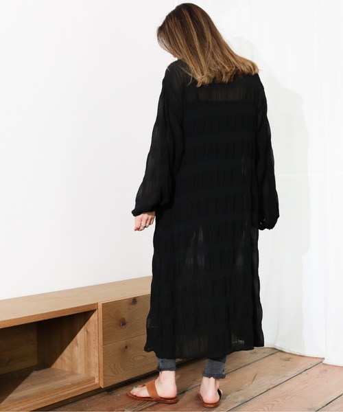 Per sist ence(パーシエンス)の「Per sist ence/パーシエンス シャーリングワンピース(ワンピース・レディース・オフホワイト/ブラック/モカ・FREE)」の2枚目の写真