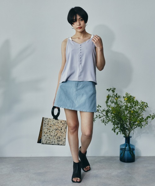 ECRIRE（エクリール）の「フロントボタンキャミ（キャミソール・レディース・ブラック/オフホワイト/イエロー/グリーン/ラベンダー・フリー）」の6枚目の写真