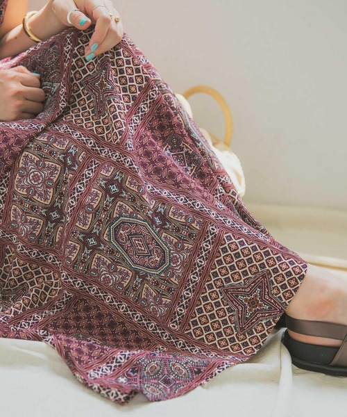 ITEMS URBANRESEARCH(アイテムズ アーバンリサーチ)の「Vネックノースリーブワンピース(ワンピース・レディース・ライトブルー/レッド系その他/アイボリー・FREE)」の21枚目の写真