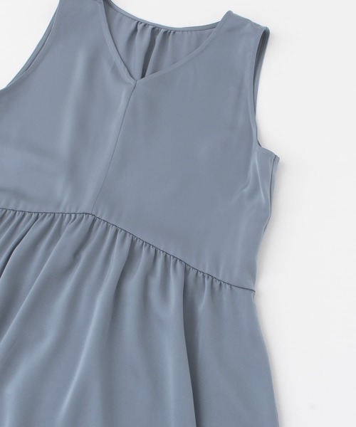 ITEMS URBANRESEARCH(アイテムズ アーバンリサーチ)の「Vネックノースリーブワンピース(ワンピース・レディース・ライトブルー/レッド系その他/アイボリー・FREE)」の7枚目の写真