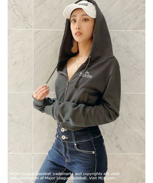 MLB（メジャーリーグベースボール）の「GYDA×MLB BasicショートPK（パーカー・レディース・オフホワイト/グレー/チャコールグレー・FREE）」の11枚目の写真