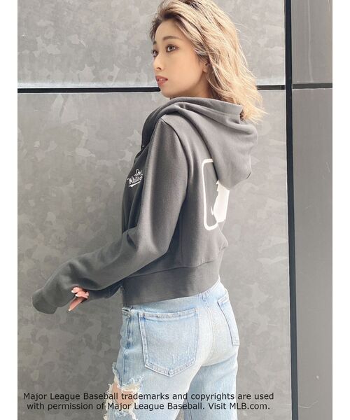 MLB（メジャーリーグベースボール）の「GYDA×MLB BasicショートPK（パーカー・レディース・オフホワイト/グレー/チャコールグレー・FREE）」の16枚目の写真
