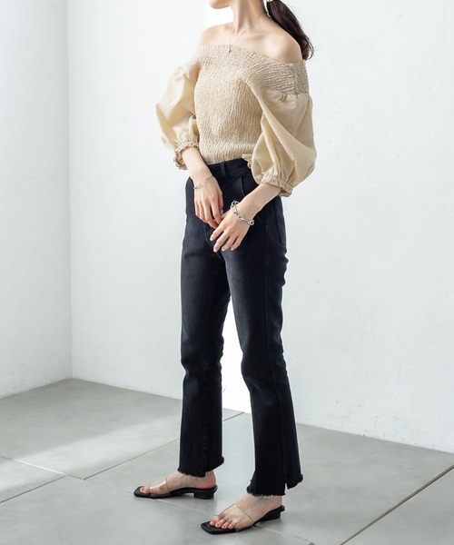 mystic(ミスティック)の「シャーリングクロスブラウス(シャツ/ブラウス・レディース・オフホワイト/イエロー/ピンク/ブラック・FREE)」の10枚目の写真