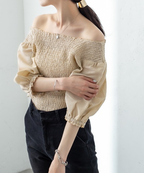 mystic(ミスティック)の「シャーリングクロスブラウス(シャツ/ブラウス・レディース・オフホワイト/イエロー/ピンク/ブラック・FREE)」の7枚目の写真