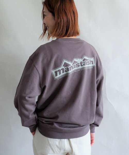 MANASTASH（マナスタッシュ）の「MANASTASH/マナスタッシュ　W's SWEAT BACK LOGO　ウィメンズ　スウェット　バックロゴ（スウェット・レディース・チャコールグレー/サンドベージュ/ナチュラル/パープル・MEDIUM）」の2枚目の写真