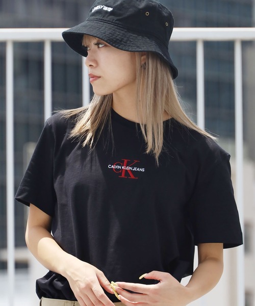 Calvin Klein Jeans（カルヴァンクラインジーンズ）の「Calvin Klein Jeans/カルバンクラインジーンズ ワンポイントロゴTシャツ（Tシャツ/カットソー・メンズ・ホワイト/ブラック・S/M/L）」の7枚目の写真