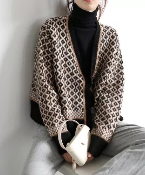 ABITOKYO（アビトーキョー）の「Vネック幾何柄ジャガードカーディガン（カーディガン/ボレロ・レディース・ブラック/ベージュ・FREE）」の12枚目の写真