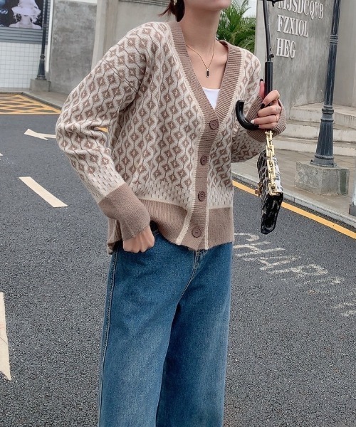 ABITOKYO（アビトーキョー）の「Vネック幾何柄ジャガードカーディガン（カーディガン/ボレロ・レディース・ブラック/ベージュ・FREE）」の21枚目の写真