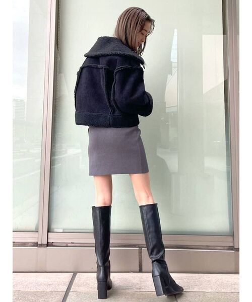 EMODA（エモダ）の「ショートフェイクムートンブルゾン（ムートンコート・レディース・アイボリー/ブラック/その他/その他1・FREE）」の11枚目の写真