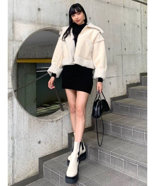 EMODA（エモダ）の「ショートフェイクムートンブルゾン
