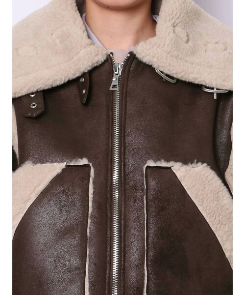 EMODA（エモダ）の「ショートフェイクムートンブルゾン（ムートンコート・レディース・アイボリー/ブラック/その他/その他1・FREE）」の21枚目の写真