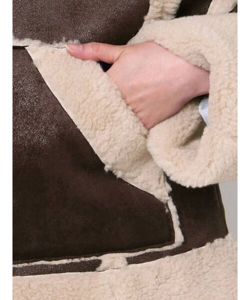 EMODA（エモダ）の「ショートフェイクムートンブルゾン（ムートンコート・レディース・アイボリー/ブラック/その他/その他1・FREE）」の19枚目の写真