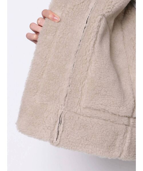 EMODA（エモダ）の「ショートフェイクムートンブルゾン（ムートンコート・レディース・アイボリー/ブラック/その他/その他1・FREE）」の22枚目の写真