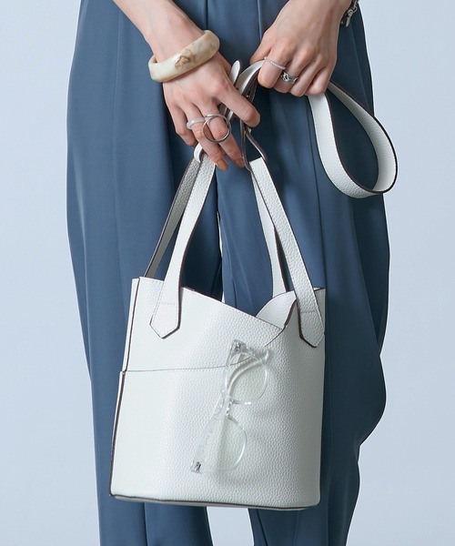 MAISON BREEZE(メゾンブリーズ)の「シーンやコーデによって変形可能な万能バッグ♪【MAISON BREEZE】ハイクオリティ2WAYバケツショルダーバッグ KNF【自立型】(ショルダーバッグ・レディース・ホワイト/ブラック/ブラウン/グレー・FREE)」の14枚目の写真