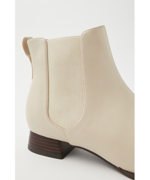 MOUSSY(マウジー)の「CFT CHELSEA ブーツ(ブーツ・レディース・ブラック/レッド/アイボリー・23.0cm/24.0cm/22.5cm/23.5cm/25.0cm/24.5cm)」の16枚目の写真